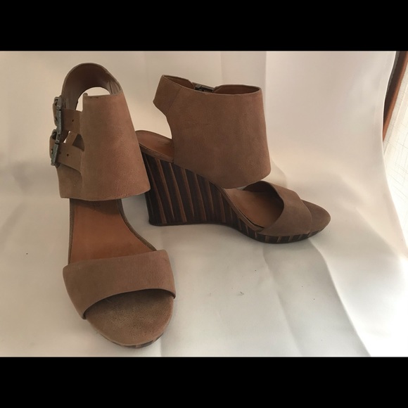 Wedge heel sandals - Picture 2 of 5